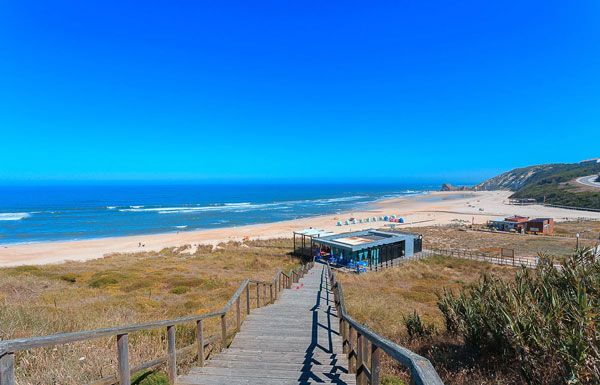 Paredes da Vitória Beach Alcobaça