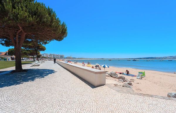 Sao Martinho do Porto beach