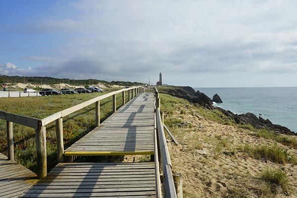 Pedras Negras beach in Vale Furado