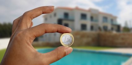 How much does it cost to maintain a house in Portugal?